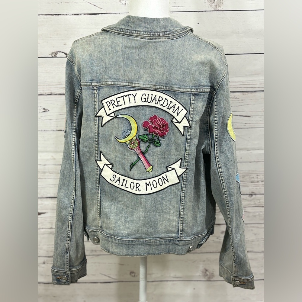 Torrid Exclusive Sailor Moon and Scouts Patch Denim Jacket in Size 1 - Picture 3 of 9